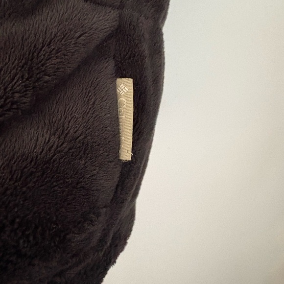 Columbia Faux Fur Black Vest
Women's Size Large Lined Jacket - Picture 3 of 5